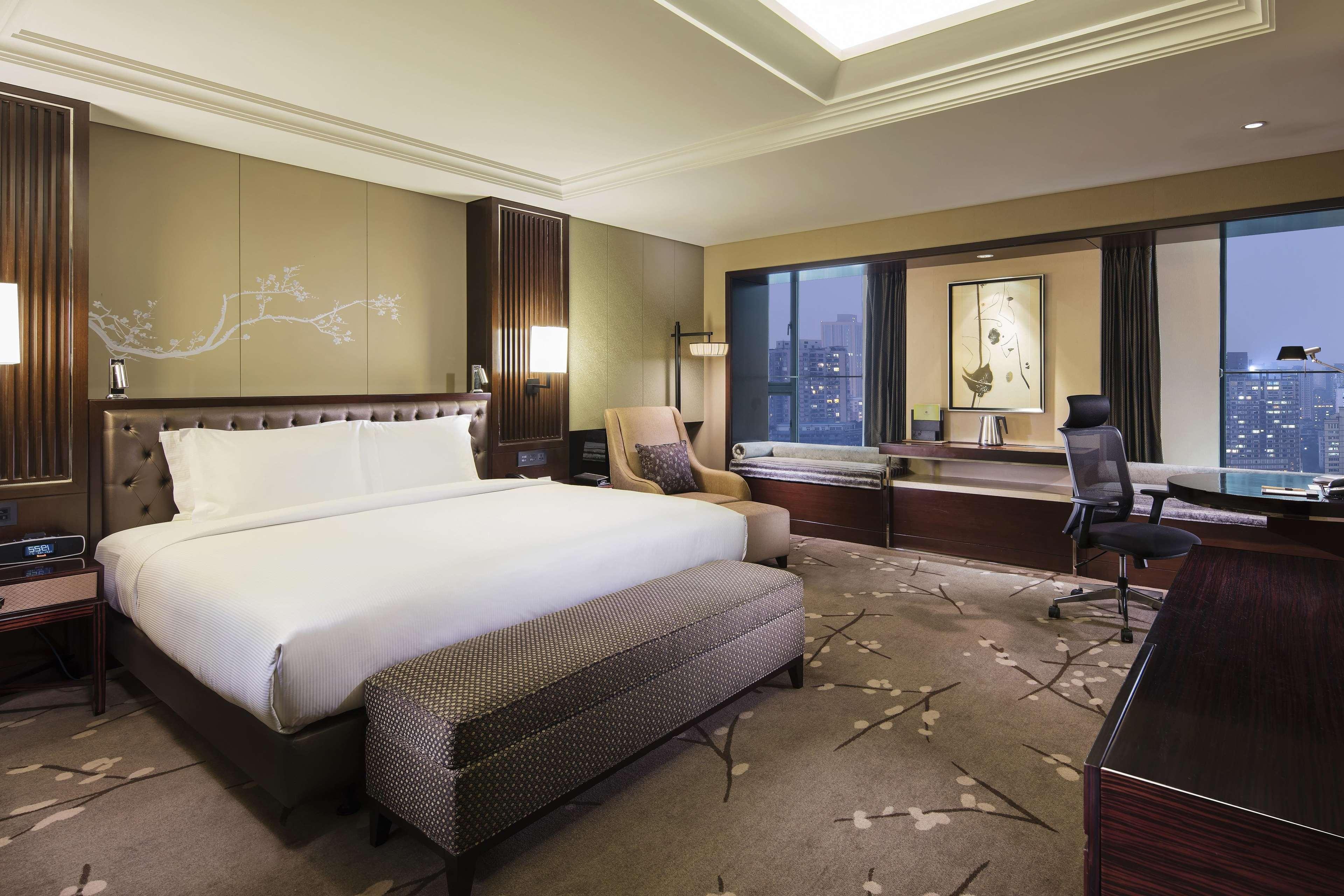 Doubletree By Hilton Chongqing - Guanyinqiao Railway Station Hotel Luaran gambar