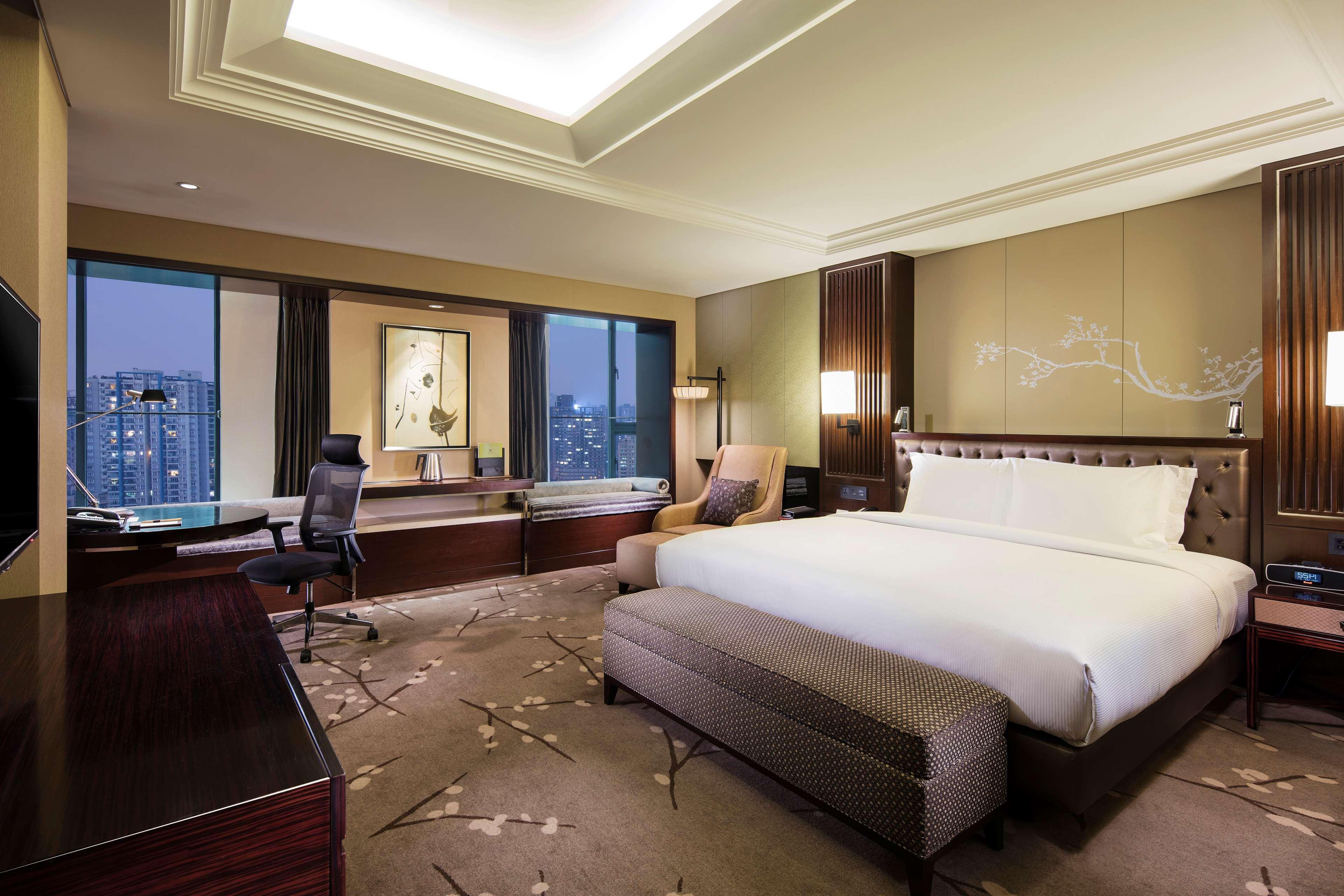 Doubletree By Hilton Chongqing - Guanyinqiao Railway Station Hotel Luaran gambar