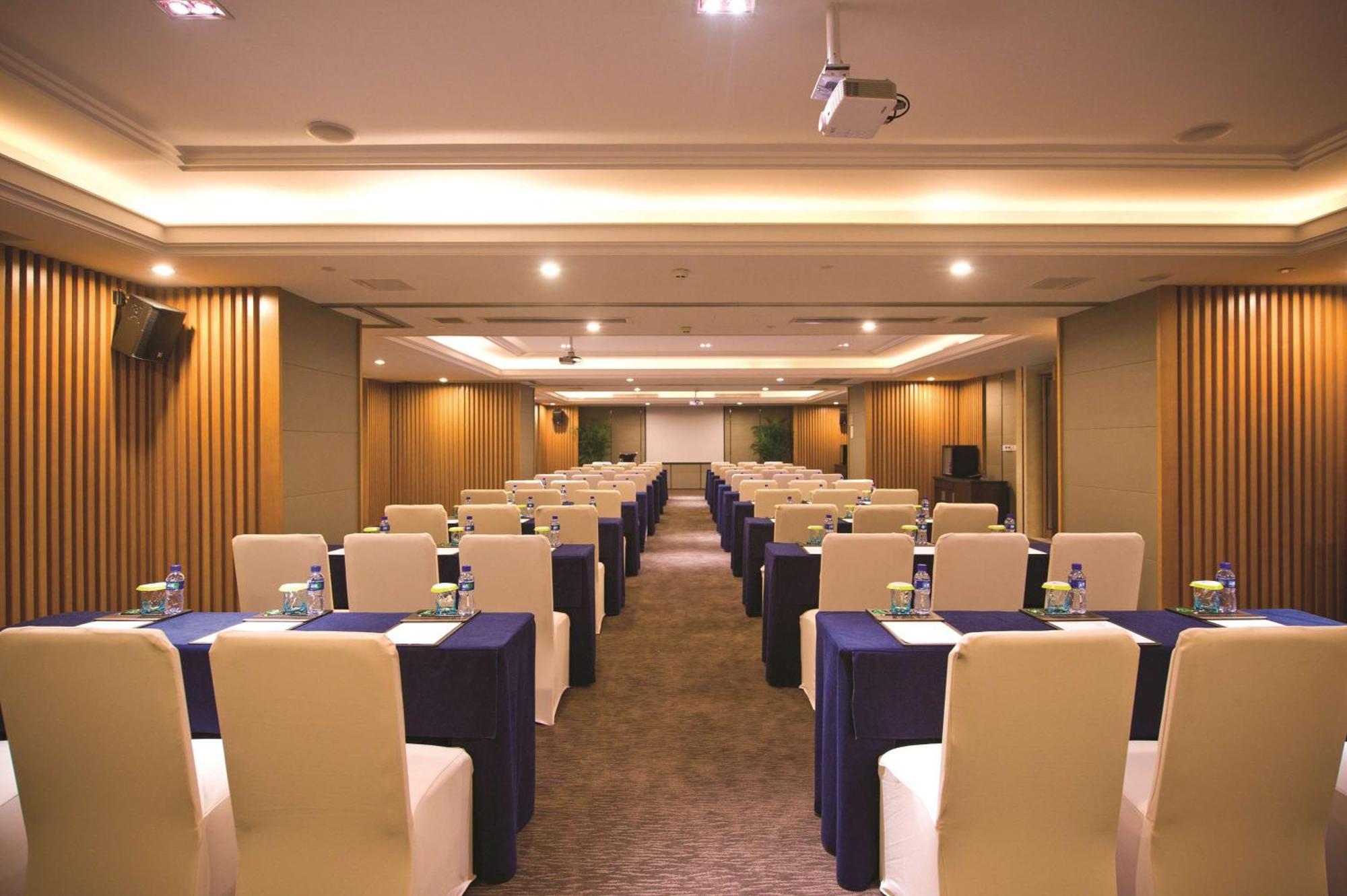 Doubletree By Hilton Chongqing - Guanyinqiao Railway Station Hotel Luaran gambar